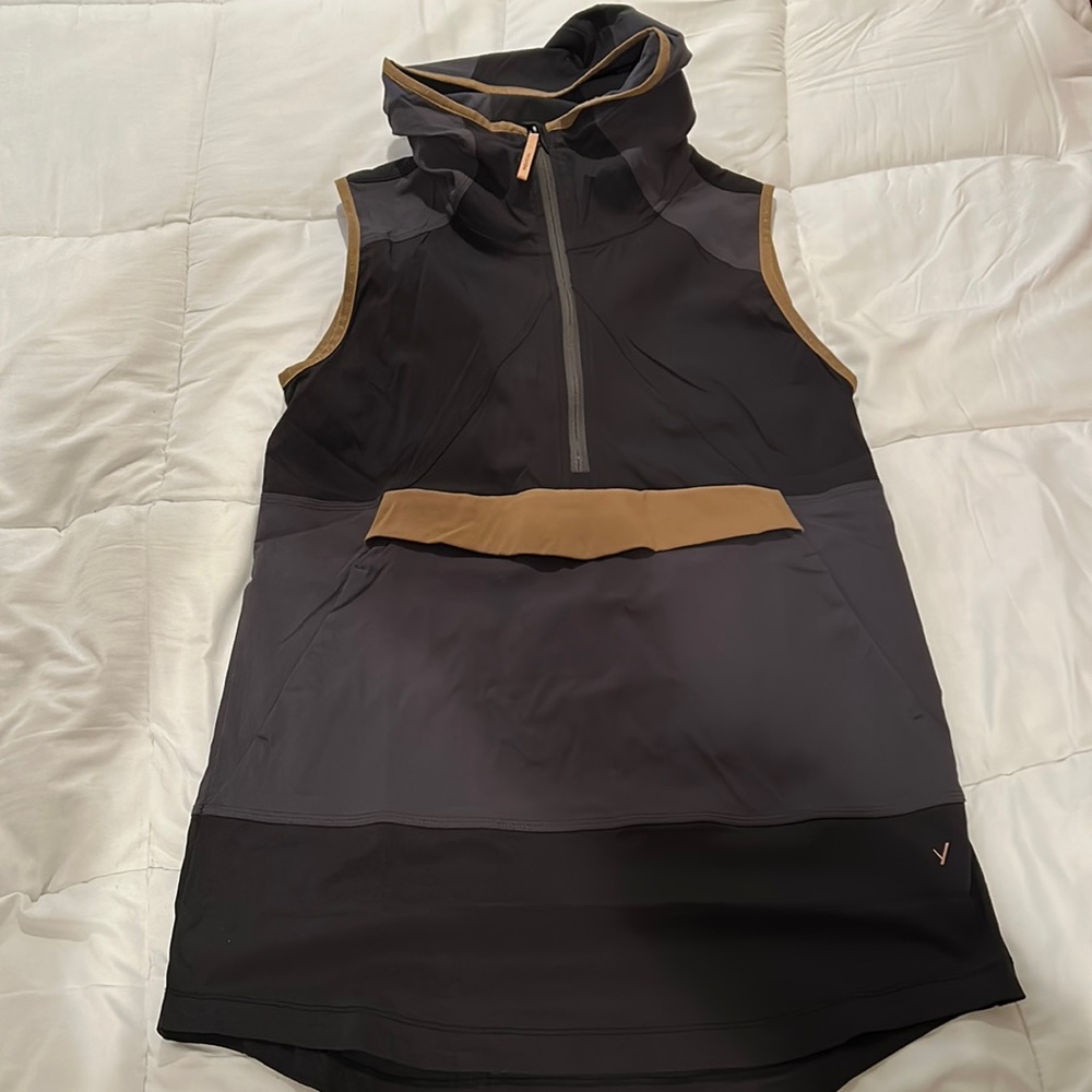 Indyeva pullover hooded vest tunic size small